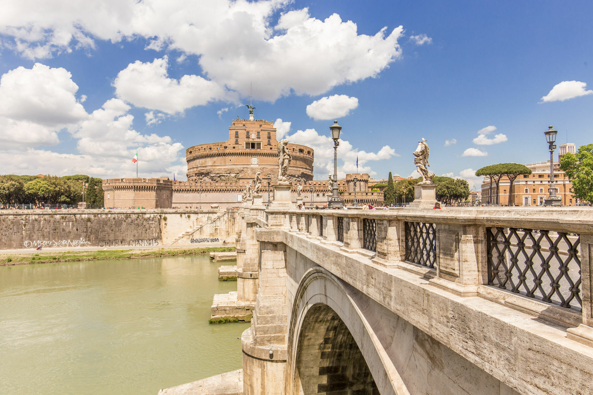 The Bridge Suites Rome Bagian luar foto