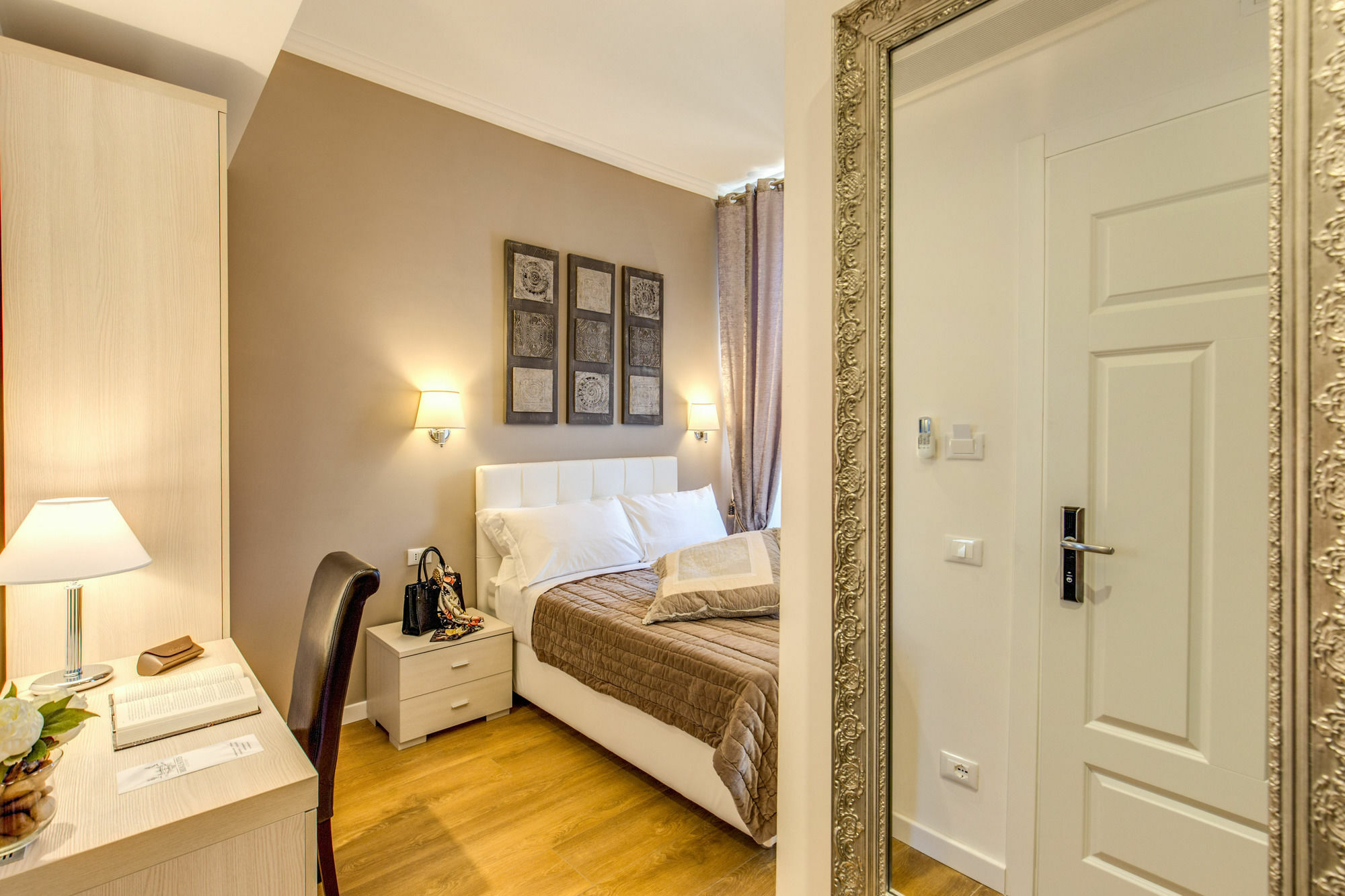 The Bridge Suites Rome Bagian luar foto