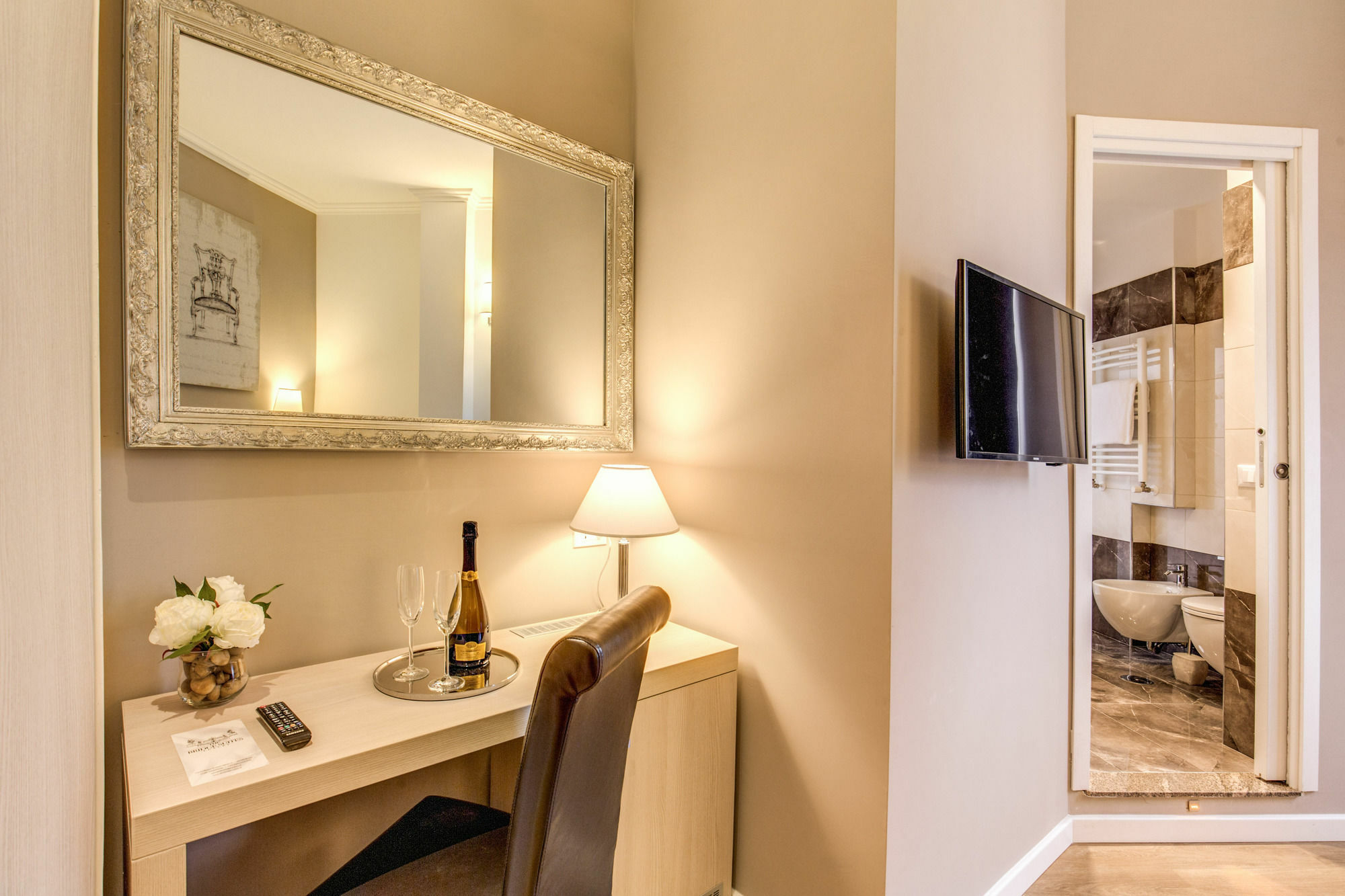 The Bridge Suites Rome Bagian luar foto